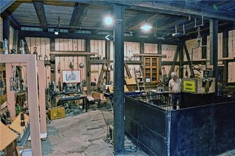 Exkursion ins Welterbe: Das bietet die Bergbauwanderung zum Rothschönberger Stolln - Die Entdeckertour des Miskus geht auch zum VII. Lichtloch in Halsbrücke. Hier ein Blick ins Schachthaus.