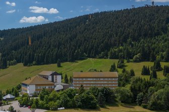 Expansion ins Erzgebirge: Unternehmensgruppe aus Stuttgart übernimmt Hotel am Fichtelberg - Das Panorama-Hotel am Fichtelberg hat ab 1. November einen neuen Betreiber.
