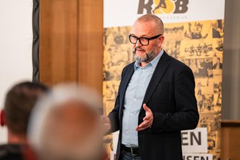 Experte des Innenministeriums zur Sportförderung: „Es gab schon angenehmere Zeiten“ - Andreas Schumann ist gebürtiger Leisniger und im sächsischen Innenministerium für die Stabsstelle Sport zuständig. Bei der Regionalkonferenz in Döbeln referierte er vor den Vereinsvertretern.