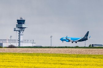 Experte: Flughäfen stabilisiert, aber große Hürden bleiben - Die Flughäfen Leipzig/Halle und Dresden haben wichtige Sanierungsziele früher erreicht als geplant. (Archivbild) 