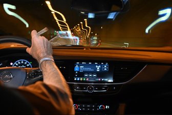 Experte zum neuen, höheren Grenzwert für Cannabis am Steuer: Man wundert sich über diese merkwürdige Haltung der Politik - Joint hinterm Lenkrad? Ab Mittwoch diskutieren Fachleute das Thema Cannabis im Straßenverkehr auf dem Verkehrsgerichtstag.