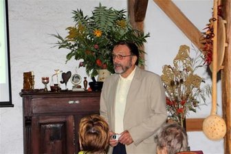 Experten beleuchten Geschichte von Rittergut und Schloss Ehrenberg - Historiker Siegfried Scharf referiert über die Geschichte von Rittergut und Schloss Ehrenberg.