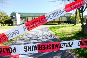 Experten: Gewalttat in Neustadt reiht sich in Muster ein - Bei einem Beratungsgespräch nach einer Trennung erschoss im sächsischen Neustadt ein 54-Jähriger seine Expartnerin, eine Familienhelferin und anschließend sich selbst. (Archivbild)