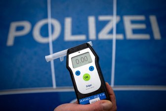 Experten: Höheres Unfallrisiko an Vatertag durch Alkohol - Laut Experten besteht zu Himmelfahrt ein höheres Risiko von Unfällen bedingt durch Alkoholkonsum. (Symbolbild)