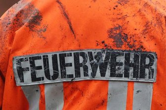 Explodierte Gasflasche entfacht Schuppenbrand - 