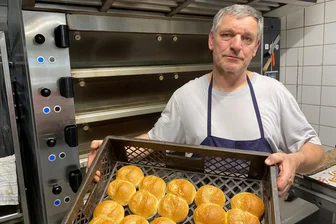 Explosion im Backofen in Königsfeld - Bäcker aus Altmittweida hatte vor drei Jahren ähnliches Pech - Bäcker Uwe Paulig aus Altmittweida sagt nach seinem Backofen-Unfall: „Ich habe Glück gehabt.“
