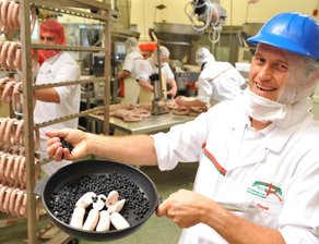 Produktionsleiter Heiko Beyer von der Fleischerei Richter in Oederan