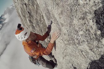 Extrembergsteiger Robert Jasper: „Das Ende der Welt ist für mich eine Metapher“ - Robert Jasper klettert an den Fox Jaw Spires auf Grönland. Klettern im Alleingang ist die anspruchsvollste Diziplin des Alpinismus.