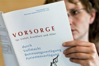 Für Vollmacht zwingend zum Notar? - Wer rechtzeitig an den Ernstfall denkt, kann bösen Überraschungen vorbeugen.