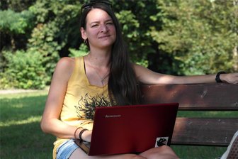 Fachfrau aus Geringswalde macht Menschen fit für digitale Zukunft - Christiane Scherch hält sich im Sommer zum Arbeiten gern im Freien und in der Natur auf.