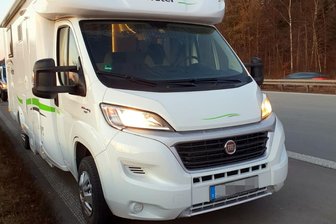 Fahnder nehmen mutmaßlichen Wohnmobildieb fest - Das Wohnmobil wurde beim Diebstahl beschädigt.