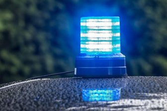 Fahrkartenautomat gesprengt: 35.000 Euro Schaden - In der Nacht zum Sonntag haben unbekannte Täter einen Fahrkartenautomaten an der Kleinfriesener Straße im Plauener Ortsteil Kleinfriesen in die Luft gejagt.