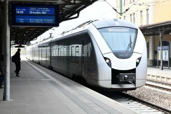 Fahrplanänderungen zwischen Dresden und Chemnitz: Wo Fahrgäste in den Bus umsteigen müssen - Einige Regionalzüge aus Dresden werden länger bis nach Freiberg brauchen.