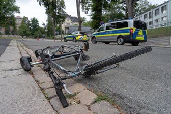 Fahrradfahrer verletzt sich schwer -