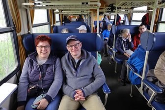 Fahrten auf der Muldentalbahn: Ein besonderer Tag für Eisenbahnfans - Doreen Philipp und Jörg Gruner freuten sich auf einen schönen Tag zu Himmelfahrt im Zug auf der Muldentalbahn.