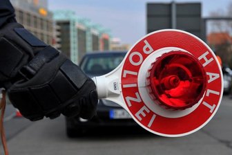 Fahrzeuge hinterlassen Schaden auf Agrarflächen -