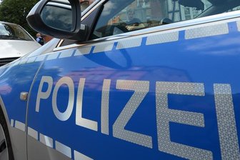 Falkenau: 50 Reifen aus Autohaus gestohlen -