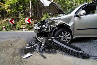 Falkenau: Fünf Verletzte bei Unfall in "Soldatengrabkurve" - 