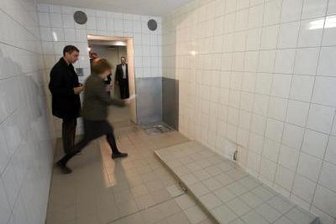 Fall Oury Jalloh: Generalstaatsanwaltschaft setzt neue Ermittler ein - Zelle Nr. 5 im Polizeirevier Dessau-Roßlau: Am 7. Januar 2005 starb hier der Asylbewerber Oury Jalloh.