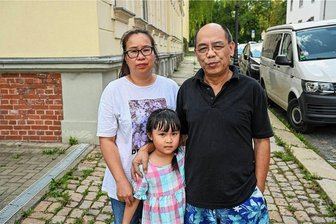 Fall Pham: Wäre Abschiebung einer Sechsjährigen mit dem Schutz des Kindeswohls vereinbar? - Hoa Nguyen, Emilia Nguyen und Pham Phi Son in Chemnitz. Momentan sind Mutter und Tochter am stärksten von Abschiebung bedroht. Emilia soll aber am 21. August ihren ersten Schultag haben.