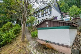 Fallen für das Stollenwasser in Aue bald Gebühren an? - Das Wasser aus dem Brünnel stammt aus dem Berg und läuft in die Kanalisation. Ein Durchlaufposten, der möglicherweise zum Kostenfaktor wird. 