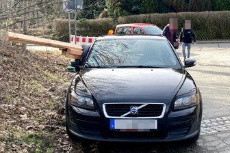 Falsche Ladungssicherung in Chemnitz: Radfahrer in Gefahr gebracht -