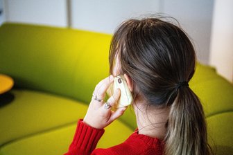 Falsche Polizeibeamte versuchen Erzgebirger mit Betrugsmasche auszuhorchen - Falsche Polizisten haben versucht, mehrere Erzgebirger am Telefon reinzulegen.