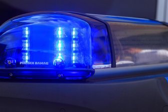 Falsche Stromableser in Limbach-Oberfrohna: Seniorin um vierstelligen Betrag erleichtert - Aufgepasst: Die Polizei warnt vor falschen Stromablesern.