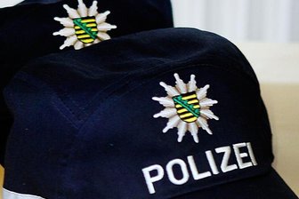 Falscher Prüfer betrügt Seniorin -