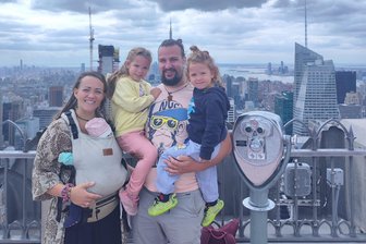 Familie aus Trünzig auf Weltreise: 12.000 Kilometer durch 23 US-Staaten mit dem Wohnmobil - Bei ihrem Besuch in New York standen für Familie Pätzold das Rockefeller Center und eine Runde auf dem Times Square auf dem Programm.