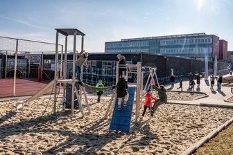 Familie des Namensgebers kommt: Rochlitzer Wilhelm-Pfeffer-Schule feiert 30 Jahre - Die „Wilhelm-Pfeffer-Schule“ in Rochlitz feiert im März ihren 30. Geburtstag.