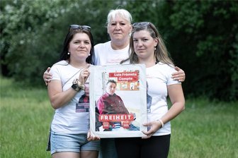Familie in Sorge: Dresdner im Gefängnis auf Kuba offenbar schwer verletzt - Bangen um den inhaftierten Deutsch-Kubaner Luis Frómeta Compte: die Töchter Maria (l) und Janie (r) und Ehefrau Silke.