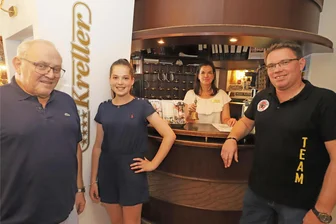 Familie, Promis, Bombendrohung: Krellers in Freiberg blicken auf drei Jahrzehnte Hotelbetrieb - Drei Generationen einer Hoteliers-Dynastie: Ralf, Amelie, Maika und Alexander Kreller (v.l.).