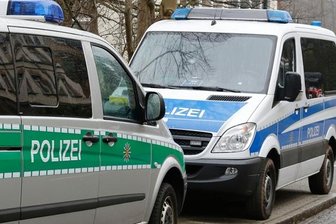 Familie soll abgeschoben werden - Frau verletzt sich selbst -