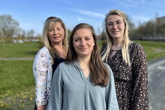 Familienlotsinnen: Experten begleiten durch Schwangerschaft und Babyglück - Unterstützen junge Eltern und betreuen nach der Geburt: Mandy Scholl, Carolin Fischer und Lucy Zänker (v. l.).