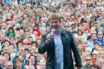 Familienspaß im Küchwald - Sorgte für ausgelassene Stimmung: Frank Schöbel