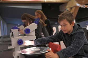 Familientag in Freiberg: Von Eisvergnügen bis Terra Mineralia - Terra Mineralia im Schloß Freudenstein Freiberg. Rundgang durch die Ausstellung und Forschungsreise.