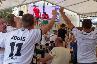 Fans feiern Sieg der deutschen Elf -