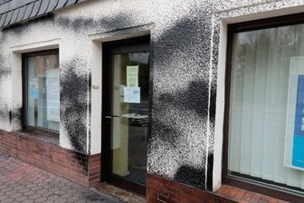 Farbanschlag auf AfD-Büro in Lugau im Erzgebirge -