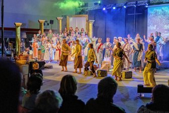 Farbenfrohes Musical begeistert - 