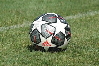 Farce in der Fußball-Landesliga? Zwickau schüttelt über Spielausfall in Chemnitz den Kopf - Zwischen dem 1. FFC Chemnitz und dem DFC Westsachsen Zwickau rollte der Ball am Sonntagnachmittag nicht.