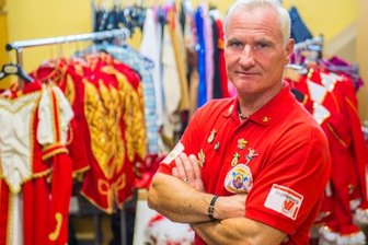 Fasching in Chemnitz: Corona sorgt erneut für schwierige Saison - Der Chemnitzer Dirk Bretschneider, Regionalvertreter für Südwestsachsen im Sächsischen Carnevalsverband, schaut düster auf die beginnende, fünfte Jahreszeit. Faschingsvereine der Region wollen sich am Sonntag vor dem Rathaus zu einer Protestveranstaltung versammeln.