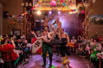 Fasching in Döhlen: Narren stehen vor dem Neustart - 2020 feierte der Döhlener Carnevals Verein zum letzten Mal in Faßmanns Gaststätte im Döhlen, unter dem Motto „In Döhlen freut sich jede Sau, der Bauer sucht heut seine Frau“. Das Männerballett „Auentalboys“ kam nicht um eine Zugabe herum.