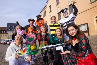 Fasching mit angezogener Handbremse - Hat derzeit Langeweile und einen überschüssigen Rathausschlüssel: das närrische Volk vom Hohenstein-Ernstthaler Karnevalsclub Ro-We-He. 