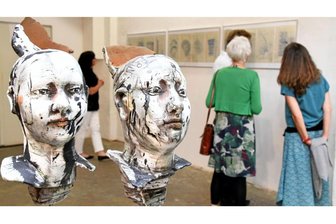 Fasching vielerorts, Legenden in Bad Elster und Markneukirchen: Die Tipps zum Wochenende - Keramik und Grafik als „Balanceakt“ zeigt die Thüringer Künstlerin Marion Walther ab Freitag in einer Ausstellung im Königlichen Kurhaus Bad Elster.