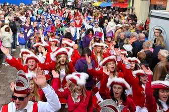 Faschingsauftakt in der Region Mittweida: Wo wird am 11. 11. das Rathaus gestürmt? - Zum Landeserntedankfest in Mittweida sorgten die närrischen Vereine der Region gemeinsam für Stimmung.