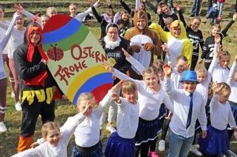 Faschingsclub macht Kindern eine Freude - Gemeinsam gefeiert wurde in Niederbobritzsch an der Freilichtbühne.