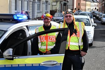 Faschingsumzug in Hainichen: Die Polizei passt nicht mehr auf - Den Faschingsumzug des Hainichener Karnevalsklub (HKK) hat die Polizei im Jahr 2022 sogar kostümiert begleitet. Am Sonntag kann das Revier Mittweida den Umzug nicht absichern. Das muss der Verein nun allein bewältigen.