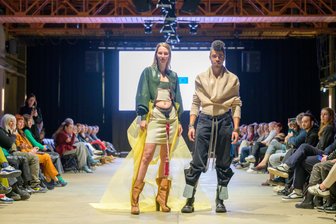 „Fashion Tex“ in der Chemnitzer Fabrik: Die schönsten Entwürfe der Modenschau - Modenschau-Probelauf des FashionTEX-Festivals in der „Fabrik Chemnitz“.