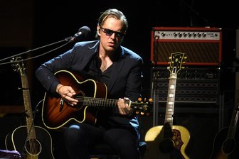 Fast 170 Euro für einen Weltstar in der Chemnitzer Stadthalle: Wie entstehen diese Ticketpreise? - Blues-Rock-Gitarrist Joe Bonamassa spielt am 1. Mai 2026 in der Chemnitzer Stadthalle. Der Amerikaner gibt sieben Konzerte in Deutschland, das in Chemnitz ist das kleinste.